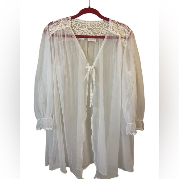 Vintage Barbizon Sheer White Lace Embroidered Peignoir/Robe Medium - Picture 3 of 10